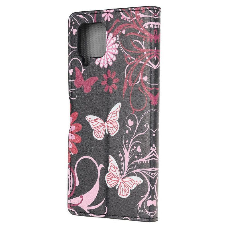 Lederhüllen Für Samsung Galaxy M12 / A12 Schmetterlinge Und Blumen